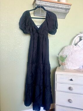 🖤NEW🖤 Black Puff-Sleeve Maxi Dress with midriff and back cutout